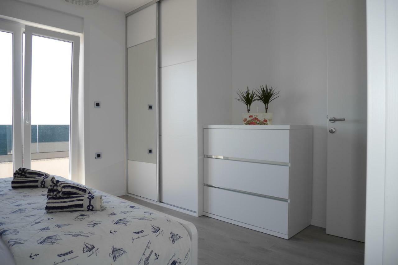 Luxury Apartments Beach Jesenice  Buitenkant foto