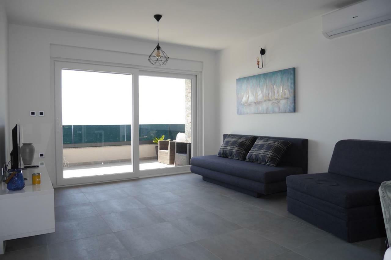 Luxury Apartments Beach Jesenice  Buitenkant foto