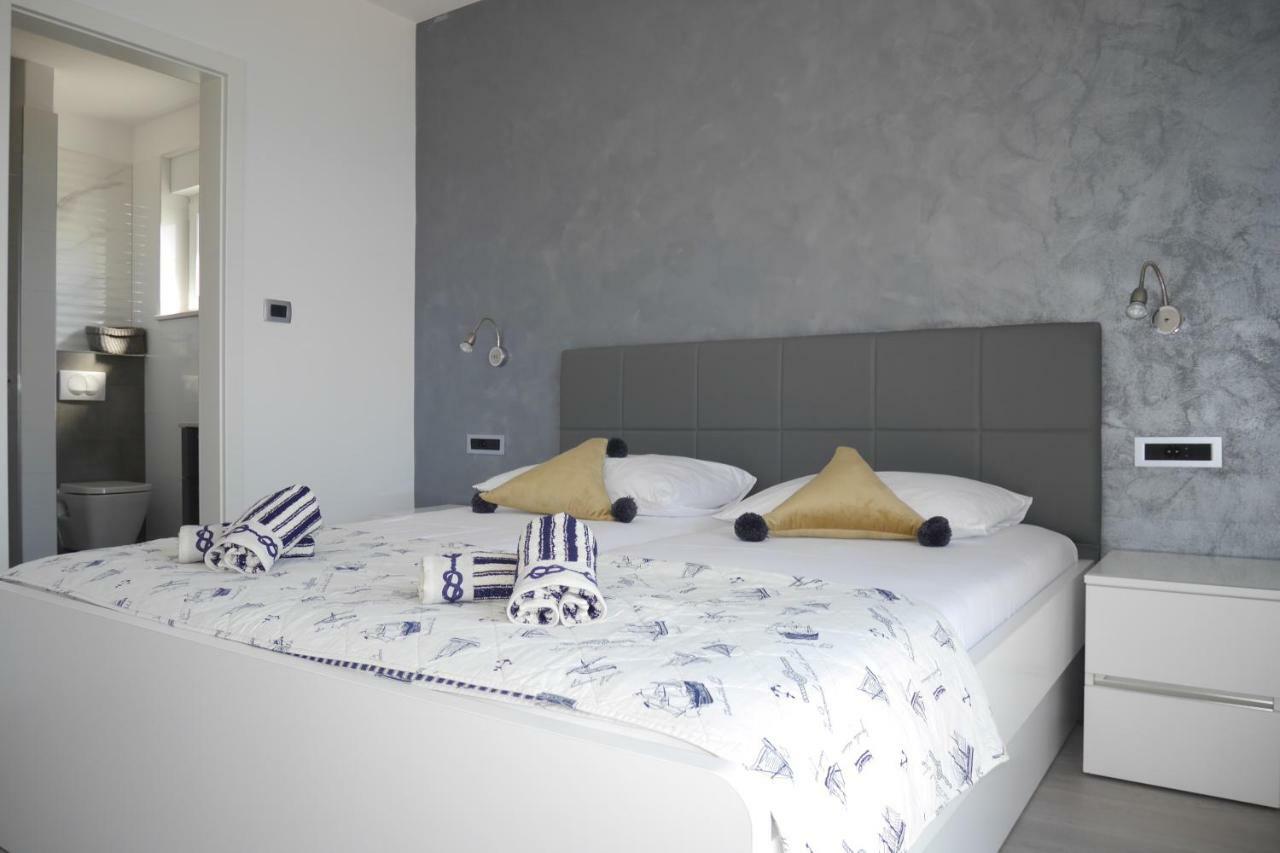 Luxury Apartments Beach Jesenice  Buitenkant foto