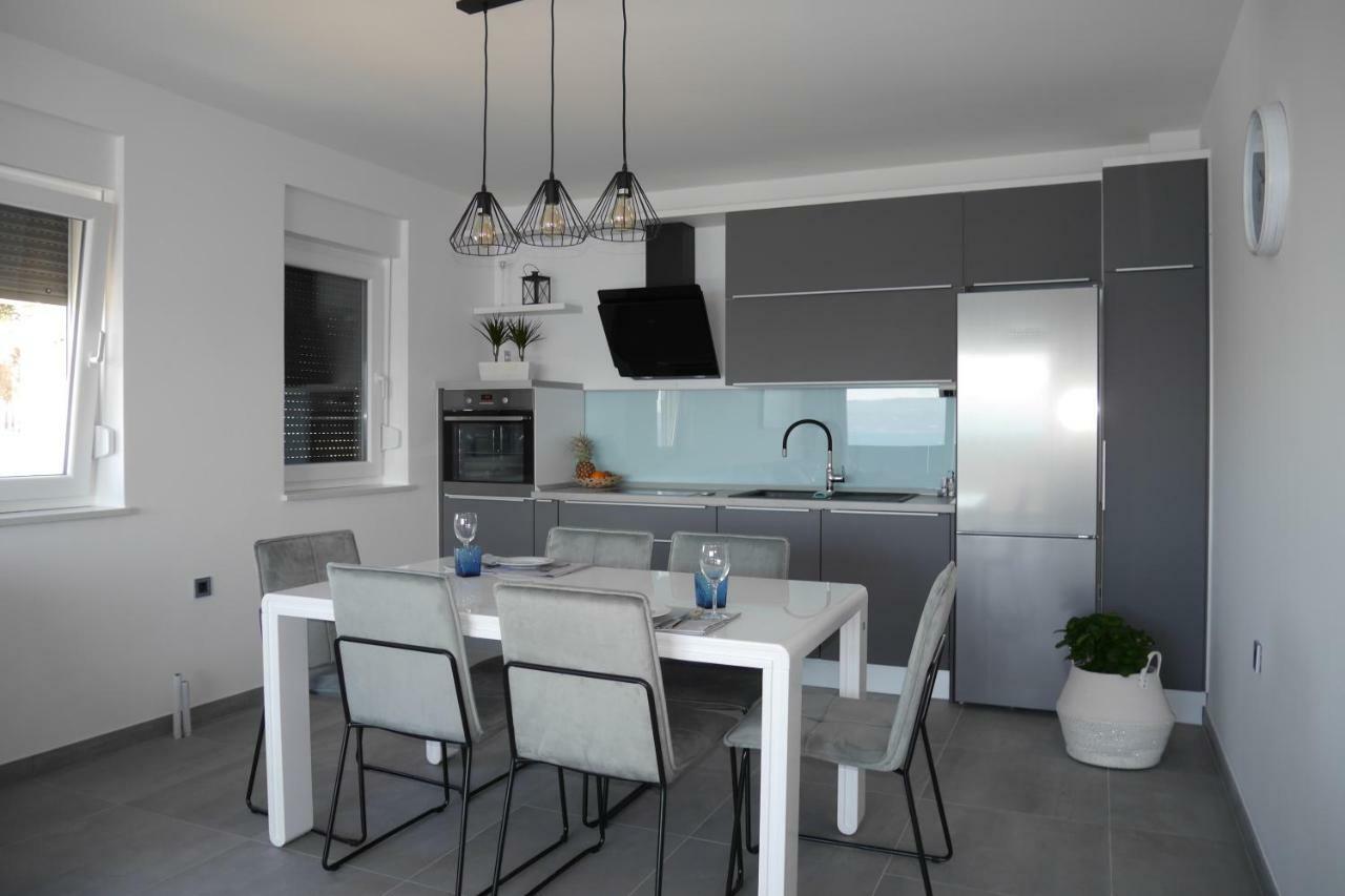 Luxury Apartments Beach Jesenice  Buitenkant foto