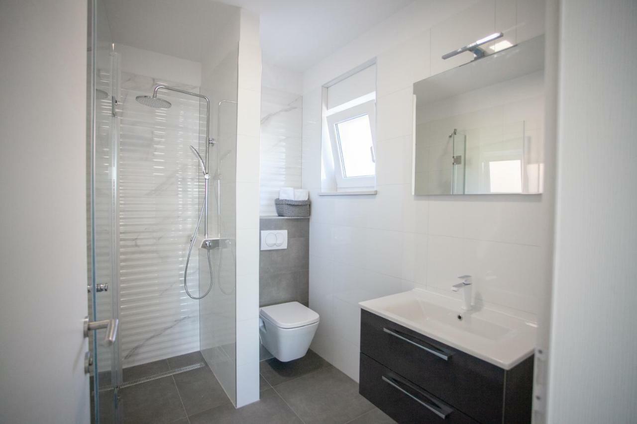 Luxury Apartments Beach Jesenice  Buitenkant foto